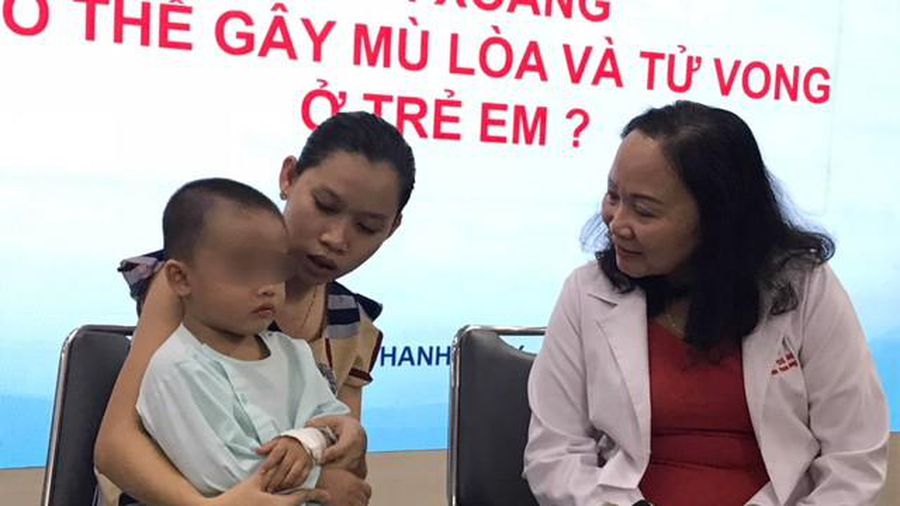 BÉ TRAI 2 TUỔI SUÝT MÙ MẮT BỞI BỆNH VIÊM XOANG
